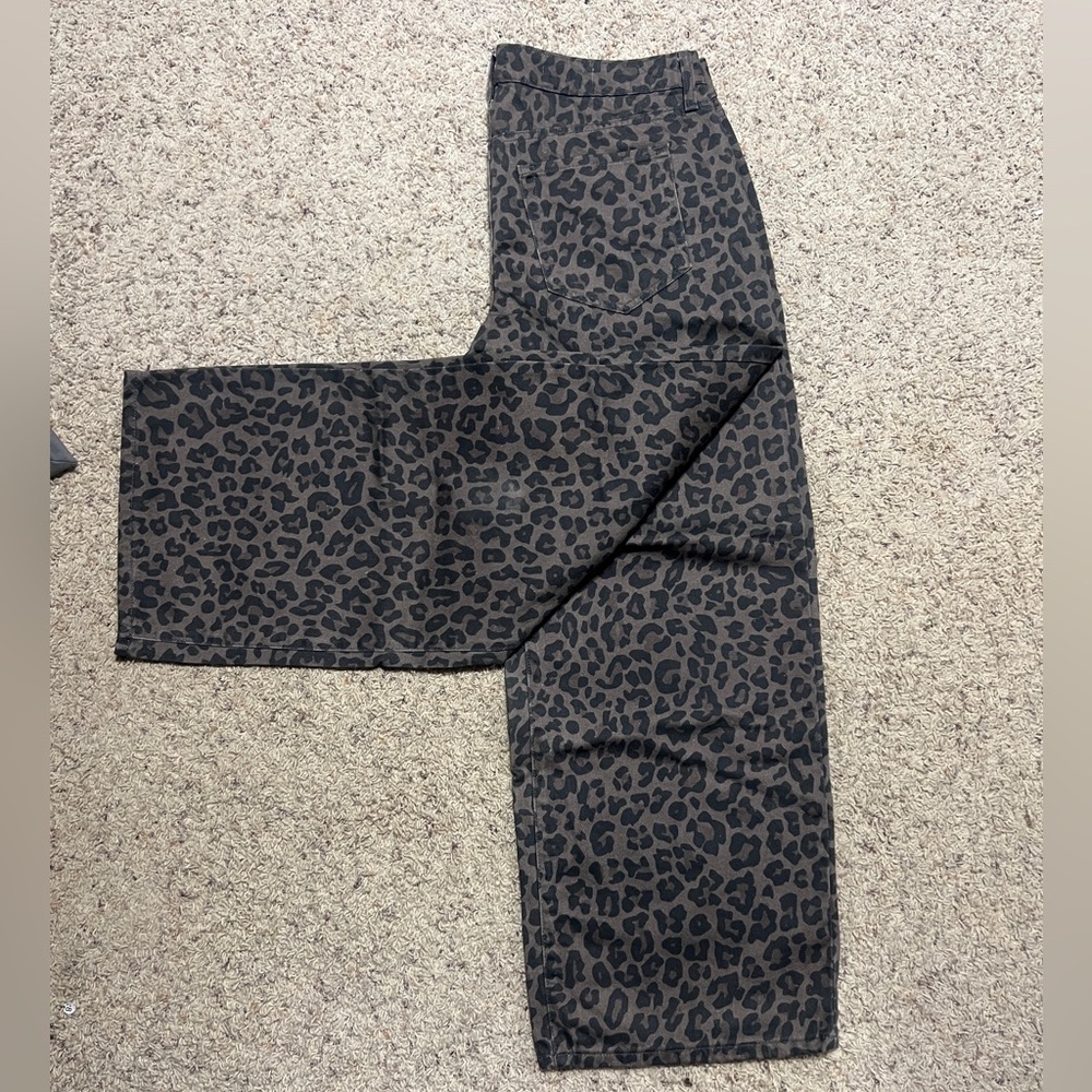 Wild Fable Gray Leopard Print Pants